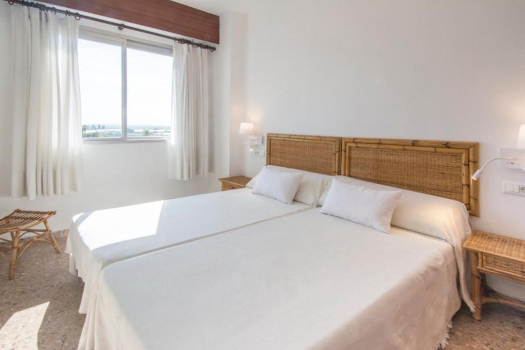 Bright Apartment Steps Away From The Beach Mareny Blau Exterior foto