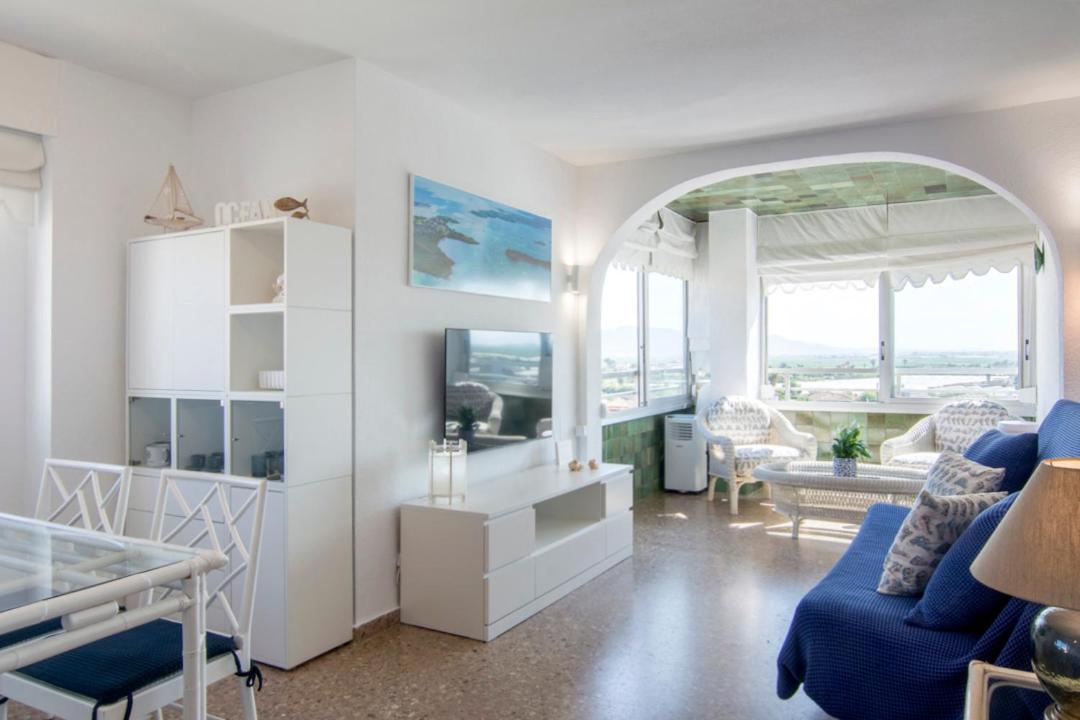 Bright Apartment Steps Away From The Beach Mareny Blau Exterior foto