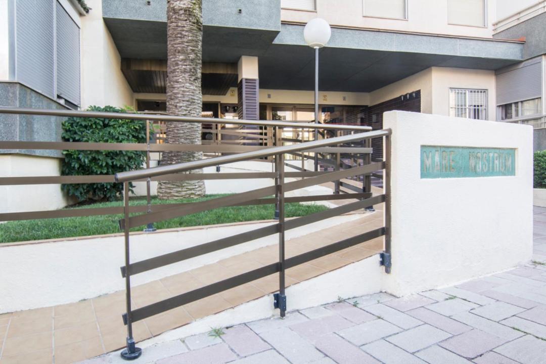 Bright Apartment Steps Away From The Beach Mareny Blau Exterior foto